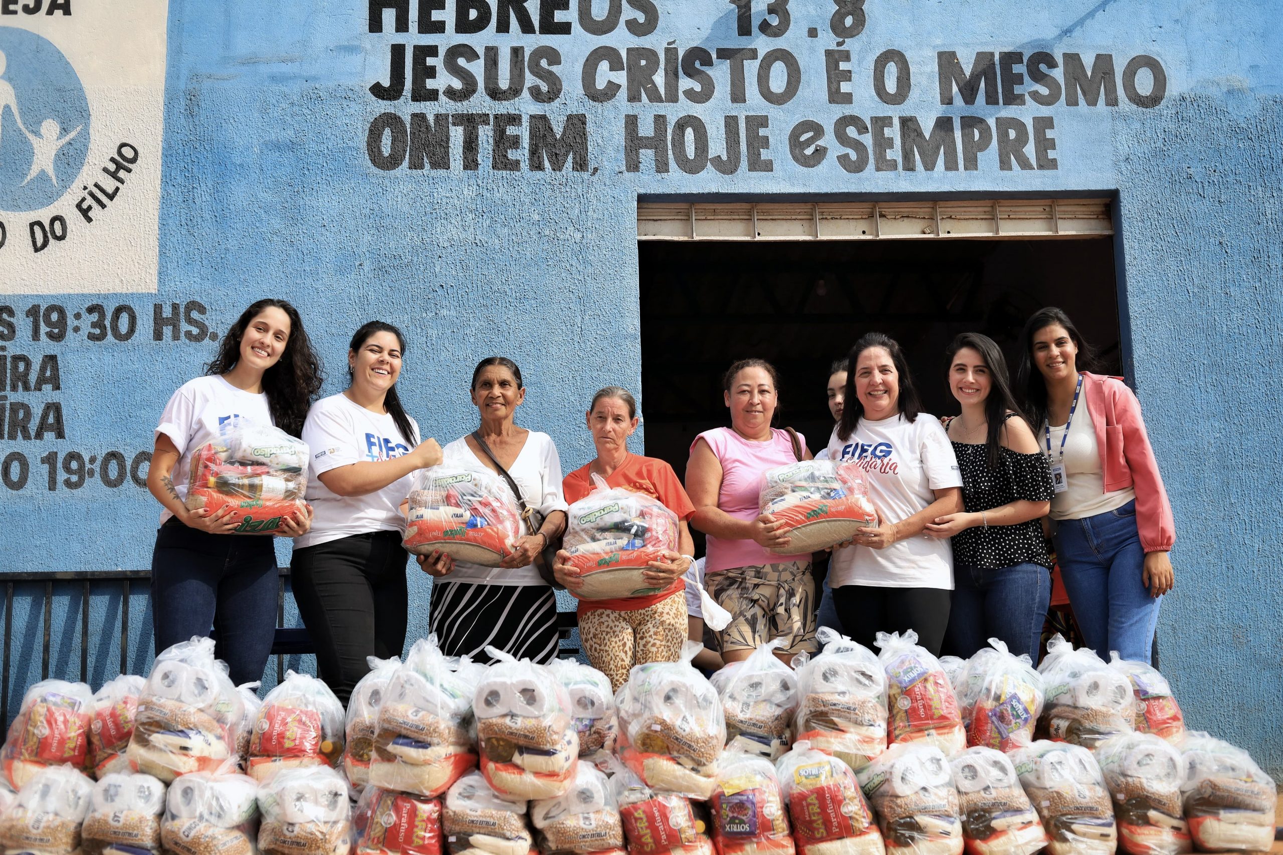 Ação levou alimentos, esperança e alegria para famílias do Setor Itamaraty | Foto: Ruber Couto