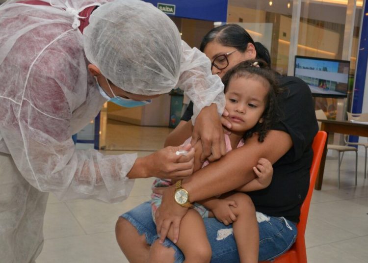 Interessados na vacinação só precisam apresentar documentos pessoais | Foto: Ênio Medeiros