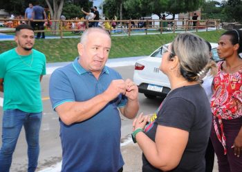 Prefeito Vlimar tem investido em proximidade com população durante mutirões | Foto: Reprodução/Instagram