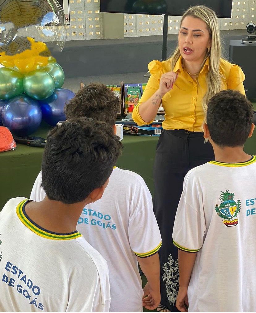 Coordenadora regional de Educação de Rio Verde pontua que a cartilha reforça os valores ensinados aos alunos | Foto: Ruber Couto