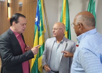 Professor Alcides dá sinais de aproximação com Republicanos de Jovair e Rogério Cruz