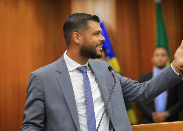 Presidente da Câmara, Romário Policarpo, liderou grupo que se reuniu para discutir ações ligadas a Bloco Vanguarda | Foto: Reprodução/Instagram