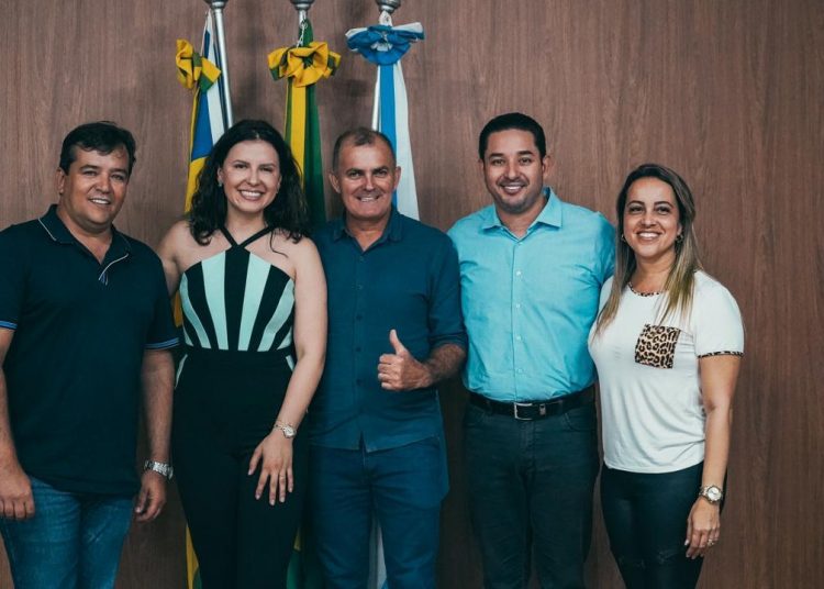 Da esquerda para direita: João Firmino Jr., Nárcia Kelly, Dione do Cará, Thialu Guiotti e Kelen Costa | Foto: Divulgação/Avante