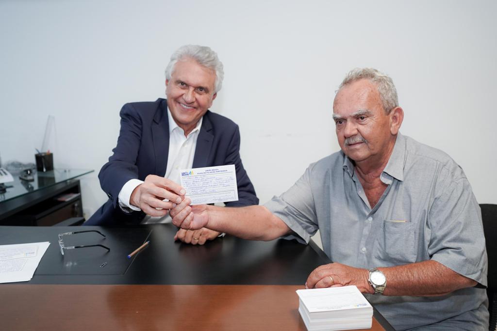 Governador Ronaldo Caiado e o prefeito de Itapaci, Mário Macaco | Foto: Divulgação