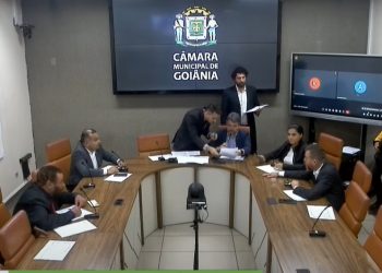 Empréstimo de R$ 710 mi avança na CCJ, mas fica para depois do Natal