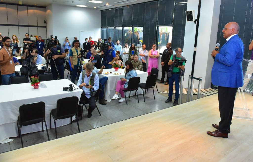 Profissionais de imprensa foram recebidos pelo prefeito no Paço Municipal | Foto: Secom Goiânia