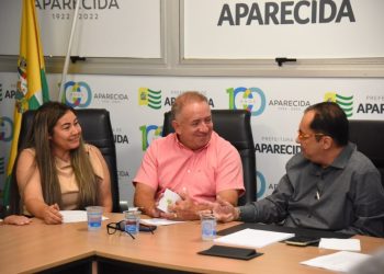 Prefeito Vilmar Mariano e senador Jorge Kajuru anunciaram expansão de tratamento para autistas em Aparecida de Goiânia | Foto: Divulgação