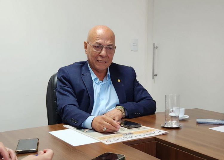 Professor Alcides afirma que governador seria muito bem vindo no PL