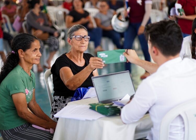 Unidades do Vapt-Vupt no Buriti e Garavelo Shopping atenderam à entrega | Foto: Otacílio Queiroz/Governo de Goiás