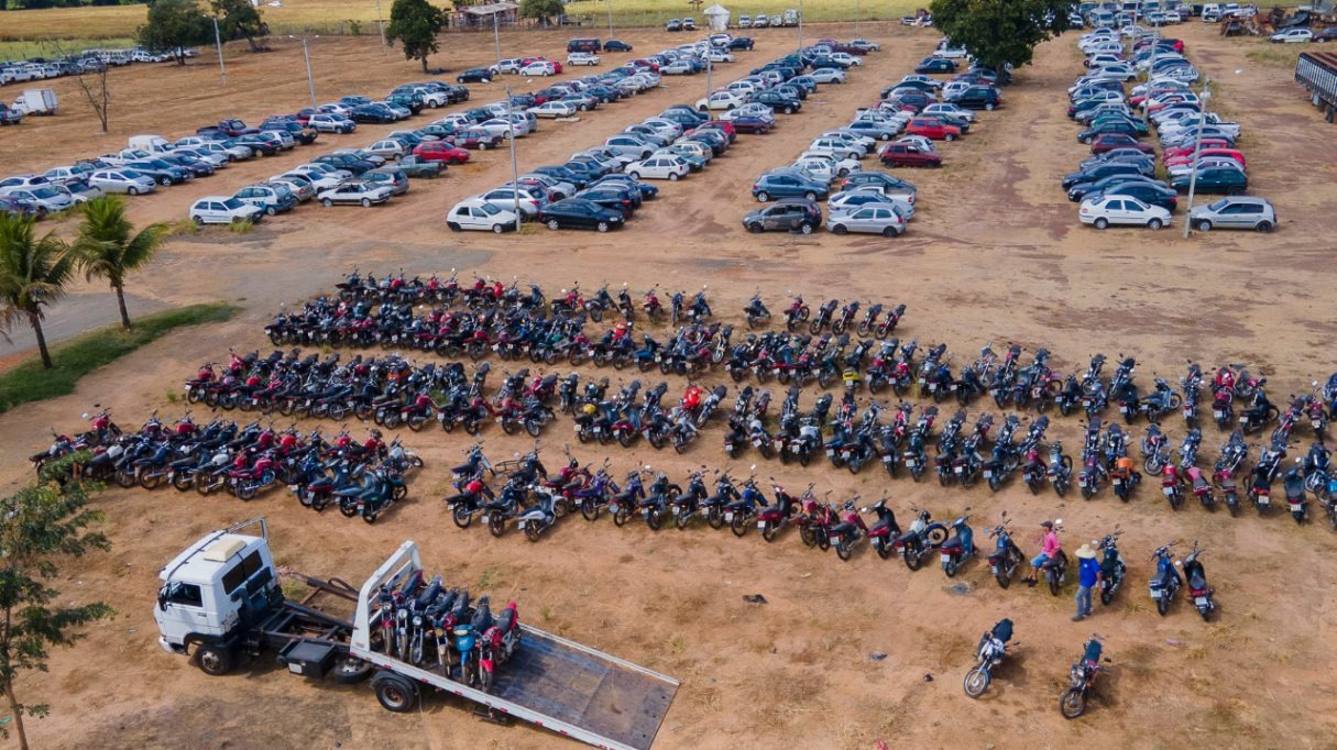 Leilão será realizado com sucatas e carros recuperados | Foto: Arquivo Detran-GO