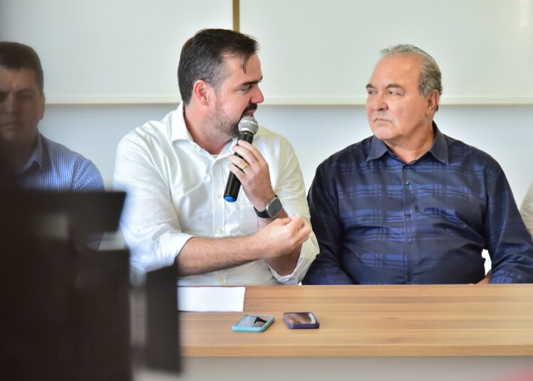 Gustavo Mendanha anunciou apoio público a candidatura de Jânio Darrot nesta 3ª feira | Foto: Rodrigo Estrela