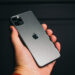 Um novo iPhone 11 Pro Max custa cerca de R$ 3.180 | Foto: Kārlis Dambrāns/Flickr