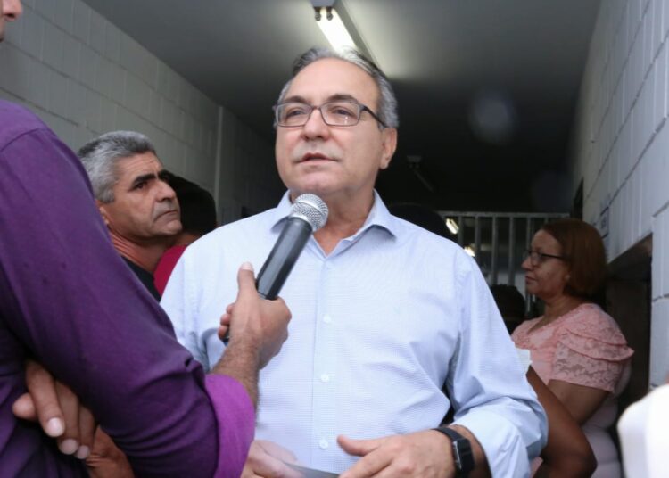 Jânio desiste de concorrer à prefeitura de Goiânia