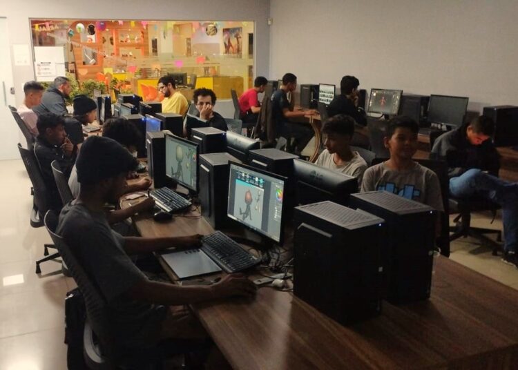 Jovens de 14 a 29 anos podem fazer inscrição gratuita para cursos de jogos eletrônicos | Foto: Divulgação