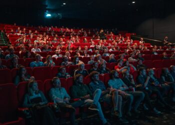 Cinemas devem receber público com preço de ingresso promocional | Foto: Krists Luhaers/Unsplash