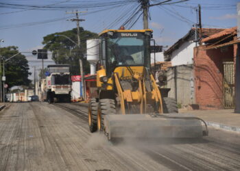 Aparecida inicia obras para recuperar 260 km de asfalto