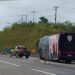 Ônibus do Atlético-GO é interceptado pela PRF após sair de posto sem pagar combustível