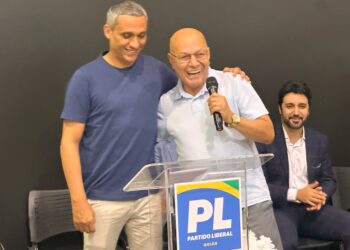 Gustavo Gayer e Professor Alcides | Foto: Folha Z
