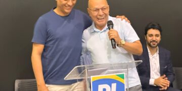 Gustavo Gayer e Professor Alcides | Foto: Folha Z
