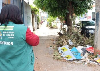Mais de 15 mil pessoas foram notificadas por descarte irregular de lixo em Goiânia
