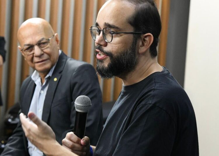 Fábio Sousa terá reunião com Professor Alcides para tratar diretrizes durante a licença do deputado