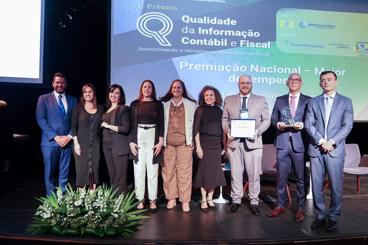 Secretário Sérvulo Nogueira e equipe durante entrega do prêmio no Centro Cultural Banco do Brasil, em Brasília | Foto: Denis Marlon