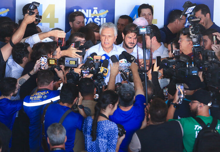 Governador Ronaldo Caiado durante coletiva | Foto: Wesley Costa / Divulgação