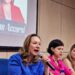 Adriana Accorsi durante evento com estudantes de economia da UFG | Foto: Divulgação