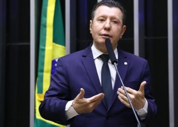 Deputado goiano quer impedir 3º mandato para presidente, governador e prefeito