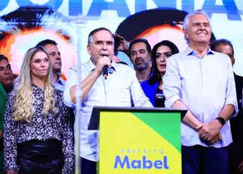 Mabel ao lado do governador Ronaldo Caiado durante convenção | Foto: Divulgação