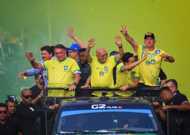 Jair Bolsonaro acompanhou Professor Alcides e outras lideranças em mega carreta | Foto: Junior Gomes