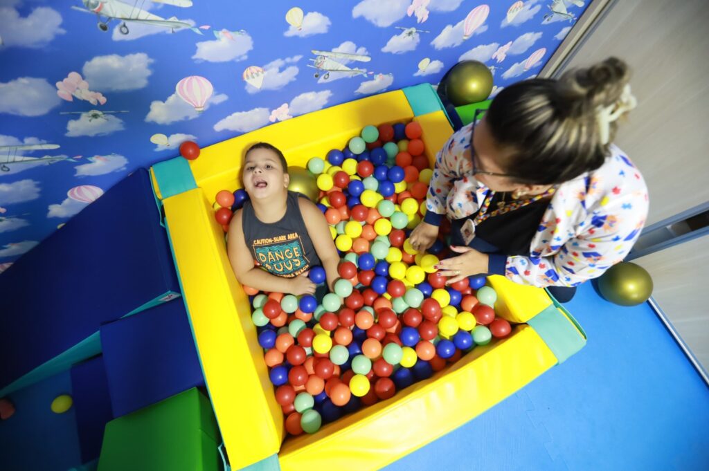 Centro de Atenção à Criança Autista tem promovido e fomentado a empatia e o respeito na comunidade goiatubense | Foto: Ruber Couto