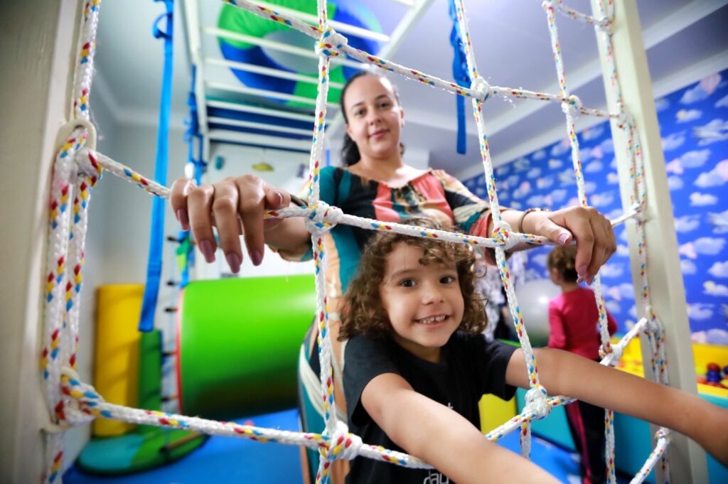 Centro de Atenção à Criança com Transtorno do Espectro Autista conta com uma equipe multidisciplinar formada por psicólogo, neuropsicólogo, terapeuta ocupacional, fonoaudiólogo, fisioterapeuta e nutricionista | Foto: Ruber Couto