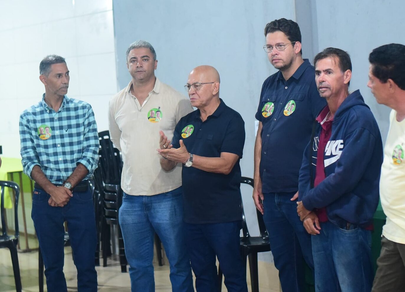 Reunião de apoio a Professor no 2º turno; ladeado o Professor da esquerda à direita: Wegney Costa, Cristiano Zoi, Felipe Cortez, Geraldin da Cultura e Nascimento | Foto: Divulgação