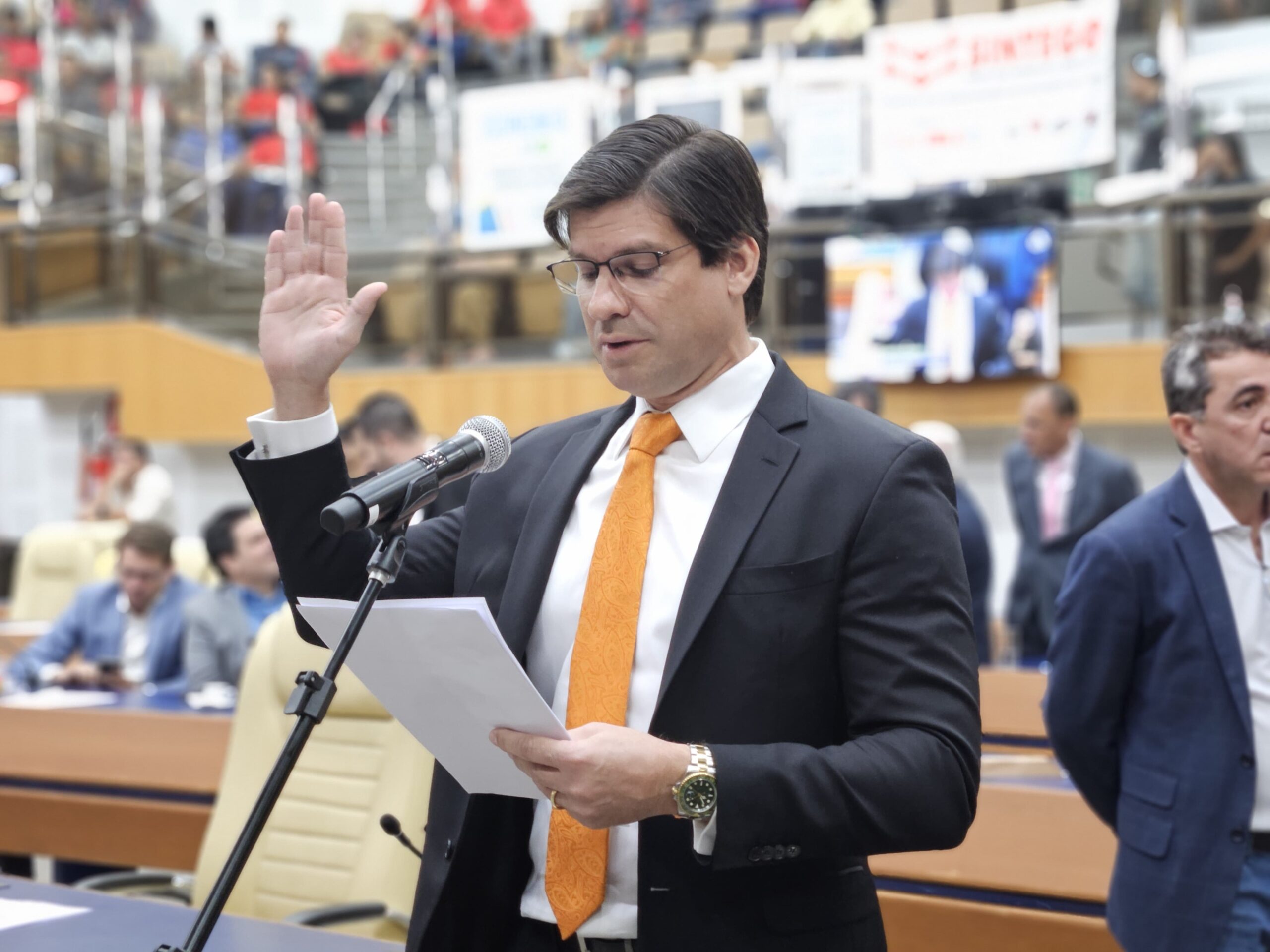 único vereador do Novo na Câmara de Goiânia, Telêmaco Brandão, apresentou nesta 4ª feira (27) 2 projetos de título de cidadão goianiense para correligionários importantes de seu partido.