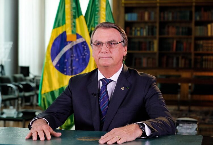 Bolsonaro concede entrevista a rádio goiana nesta 6ª