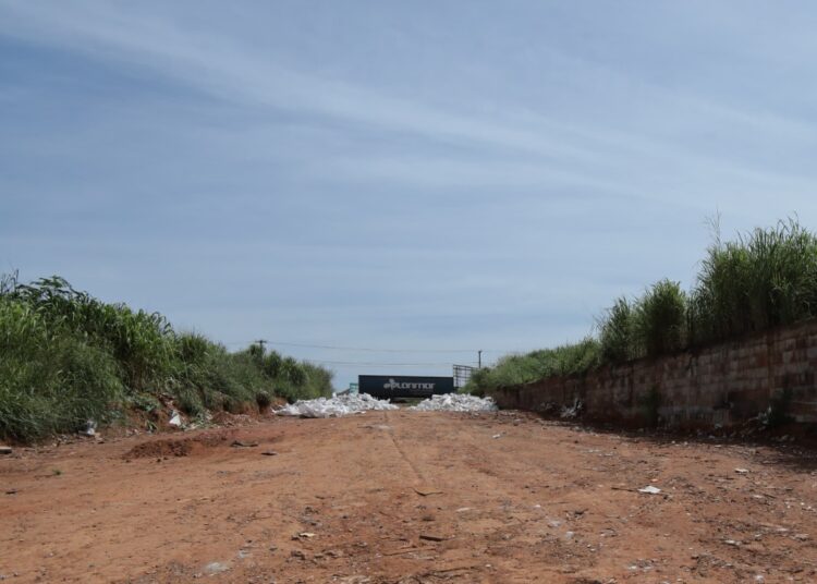 Menos de uma semana após limpeza, Prefeitura de AP flagra novos descartes irregulares no Buriti Sereno