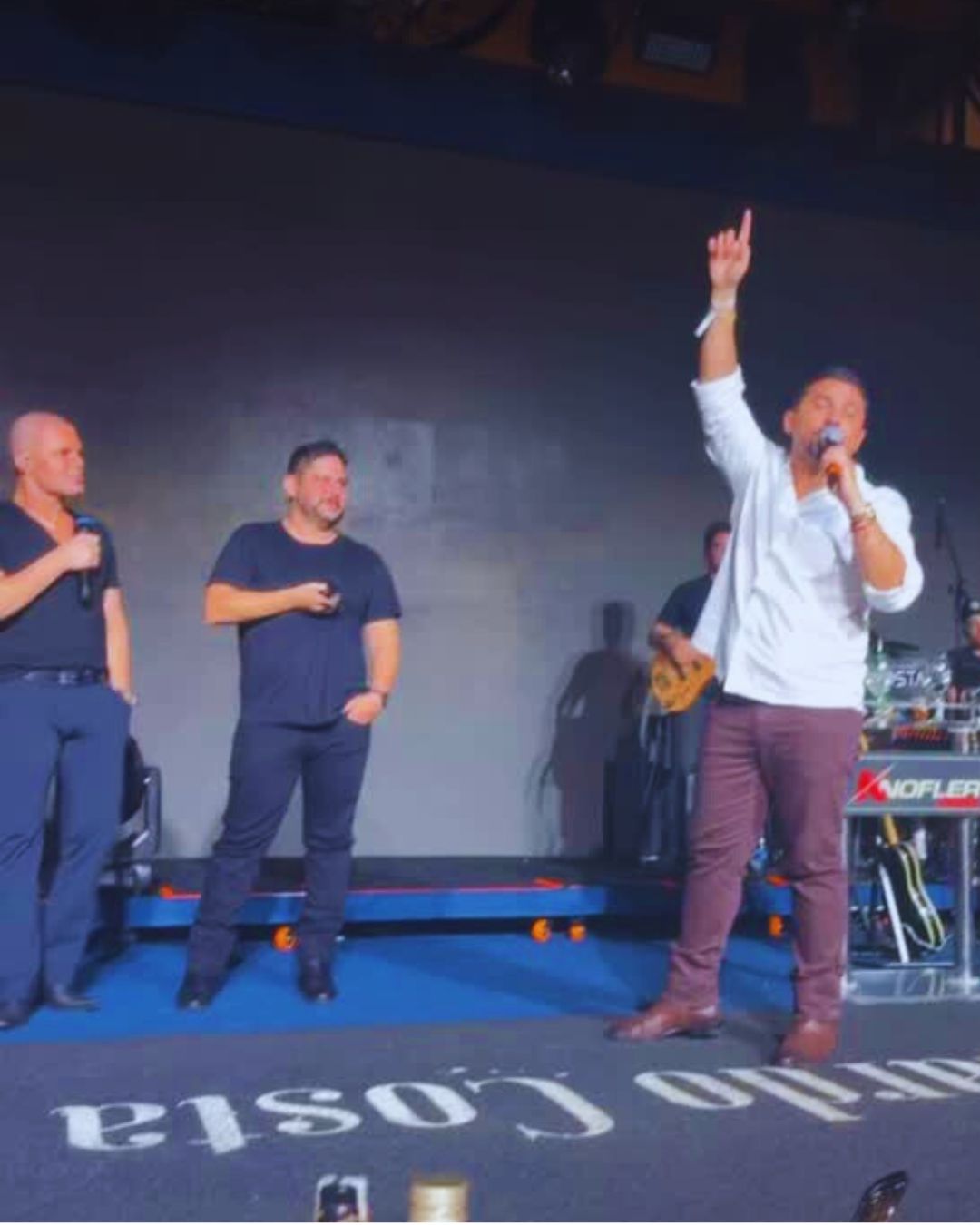 Músicos como Gusttavo Lima, Jorge (da dupla com Mateus), Xand Avião e Eduardo Costa marcaram presença e reforçaram o apoio ao Complexo Oncológico do Estado de Goiás (Cora) durante o Leilão JBJ Ranch & Amigos Weekend - Special Edition, realizado em Nazário neste domingo (18).
