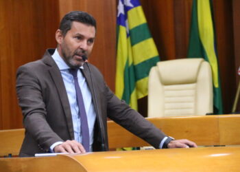 Vereador sargento Novandir retornou Sérgio Dorneles ao seu gabinete. A foto foi tirada pela Comunicação da Câmara