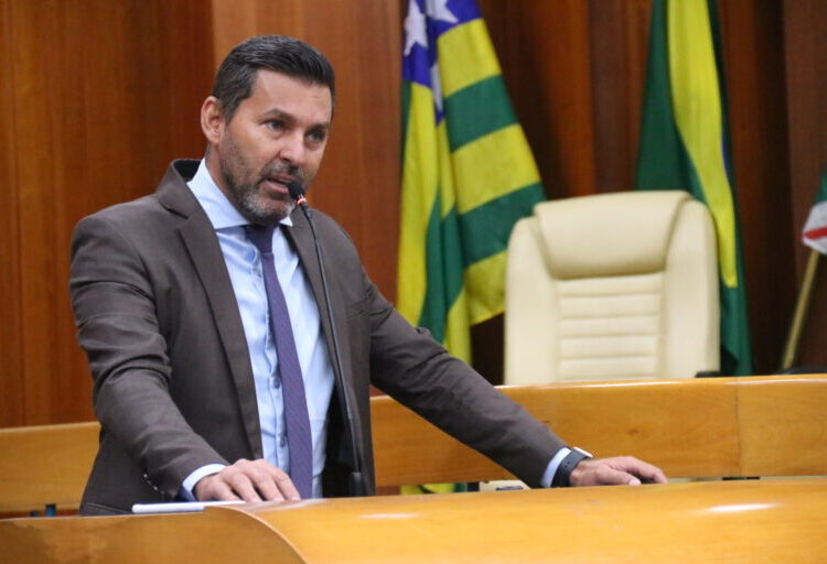 Vereador sargento Novandir retornou Sérgio Dorneles ao seu gabinete. A foto foi tirada pela Comunicação da Câmara