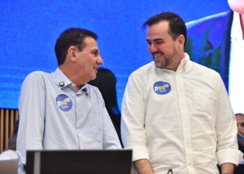 Vanderlan Cardoso ao lado de Gustavo Mendanha. Registro feito pelo fotógrafo Jhonny Macena durante a filiação do ex-prefeito de Aparecida ao PSD