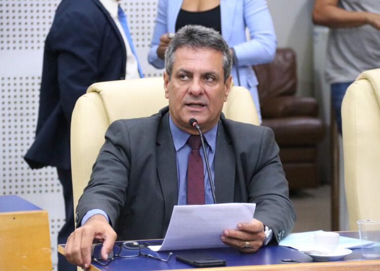 A exoneração ocorreu após Denício Trindade assinar favoravelmente a instauração da Comissão Especial de Inquérito (CEI) da Limpa Gyn (Foto: Reprodução/CMG)