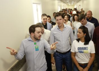 Daniel Vilela vistoria as obras do Hospital Estadual de Formosa (HEF) nesta quarta-feira (Foto: André Costa)