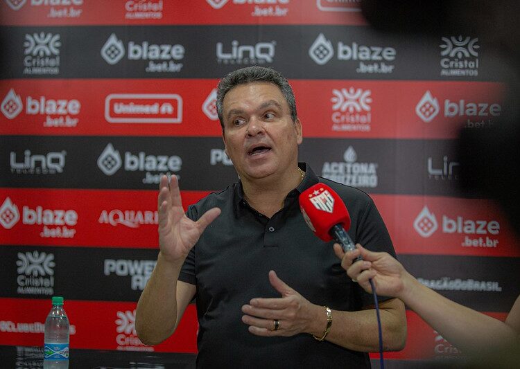 Presidente atleticano durante entrevista | Foto: Divulgação / Atlético Clube Goianiense