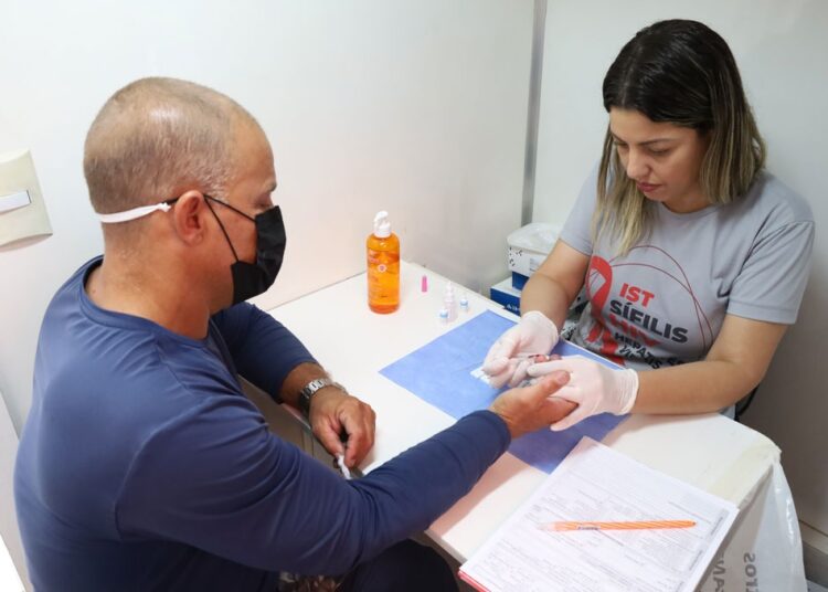 Aparecida registra 1,7 mil casos de HIV em 4 anos: veja onde fazer o teste