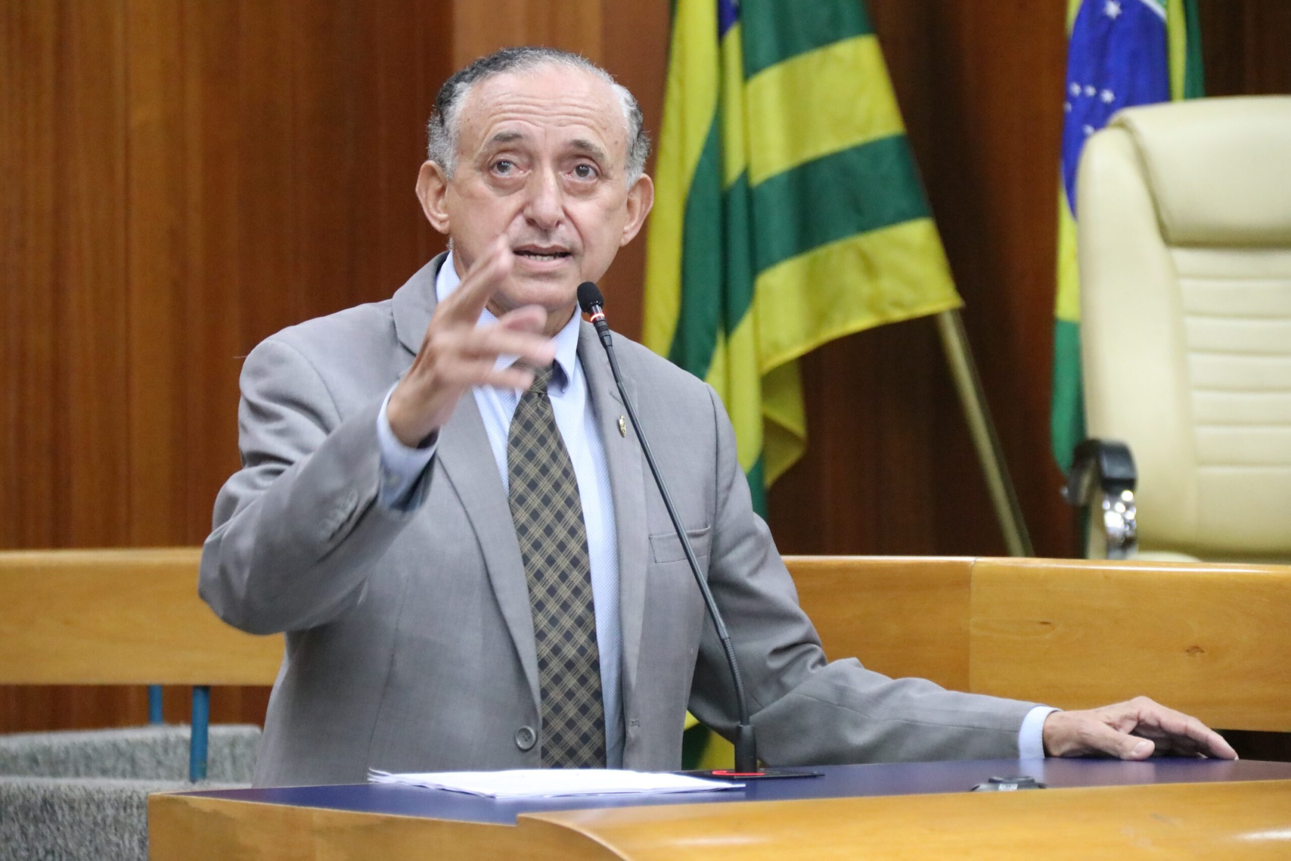 Anselmo disse que “trocou” hormonal por “emocional” durante discussão com Aava Santiago
