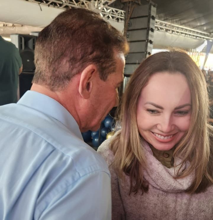 Camila Rosa entra no radar de Vanderlan e afasta apoio a Mendanha