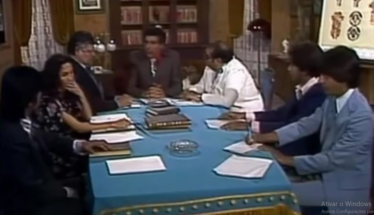 Cena atribuída a Chapolin inspira comparação entre prefeito e vereadores