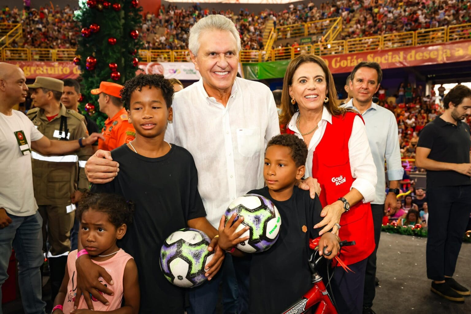 Entrega de brinquedos em Aparecida conta com ônibus gratuitos neste domingo