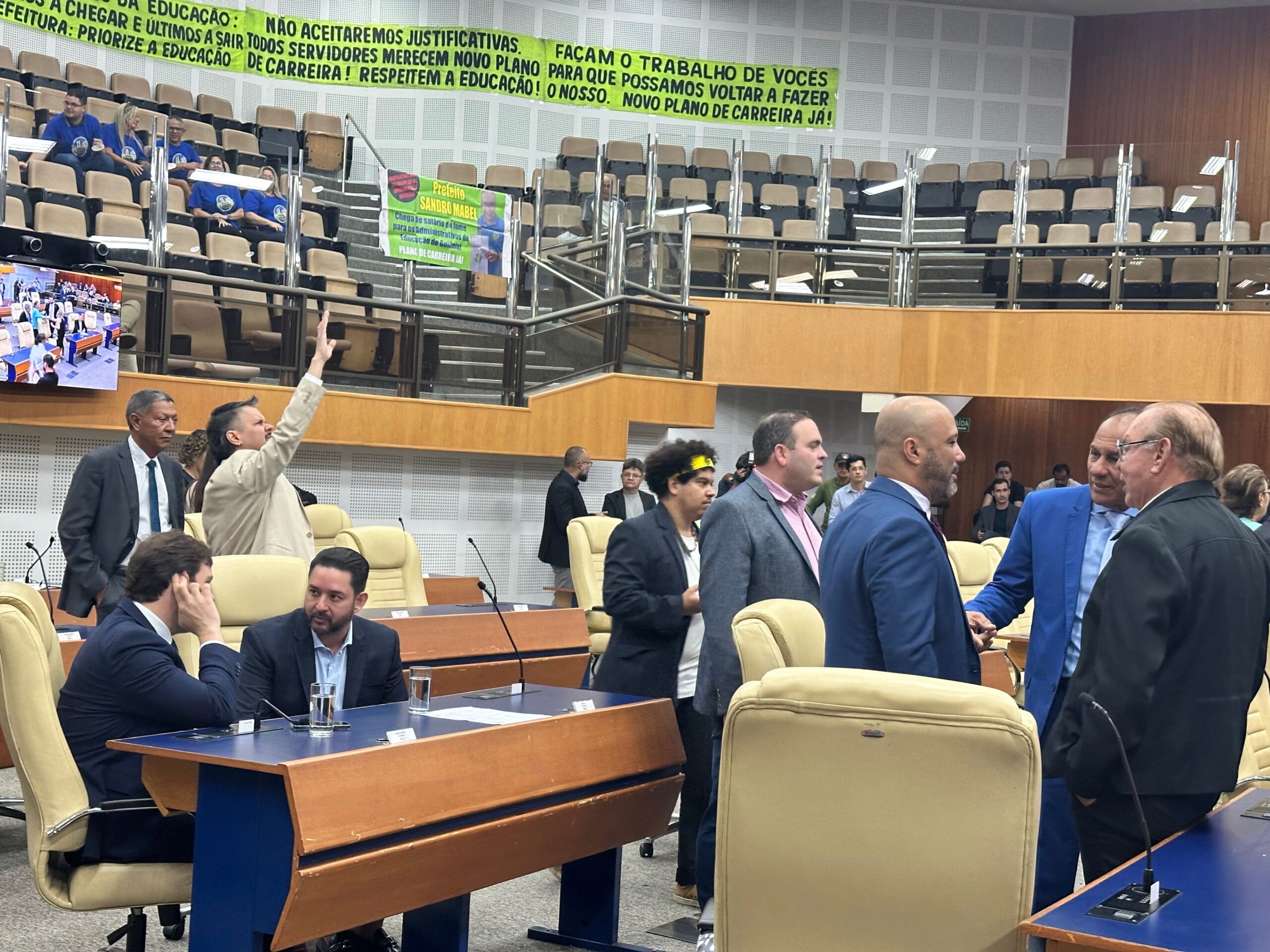fim da taxa do lixo Goiânia